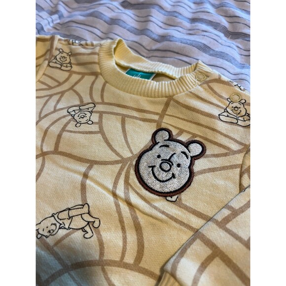 Disney Baby Winnie The Pooh Embroidered Patch Crewneck Sweatshirt Size 3-6 Month - Picture 5 of 8